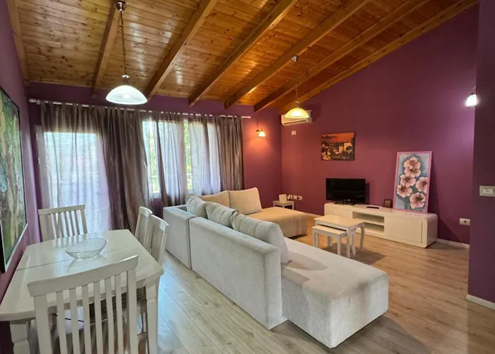 Bejart Apartment 8